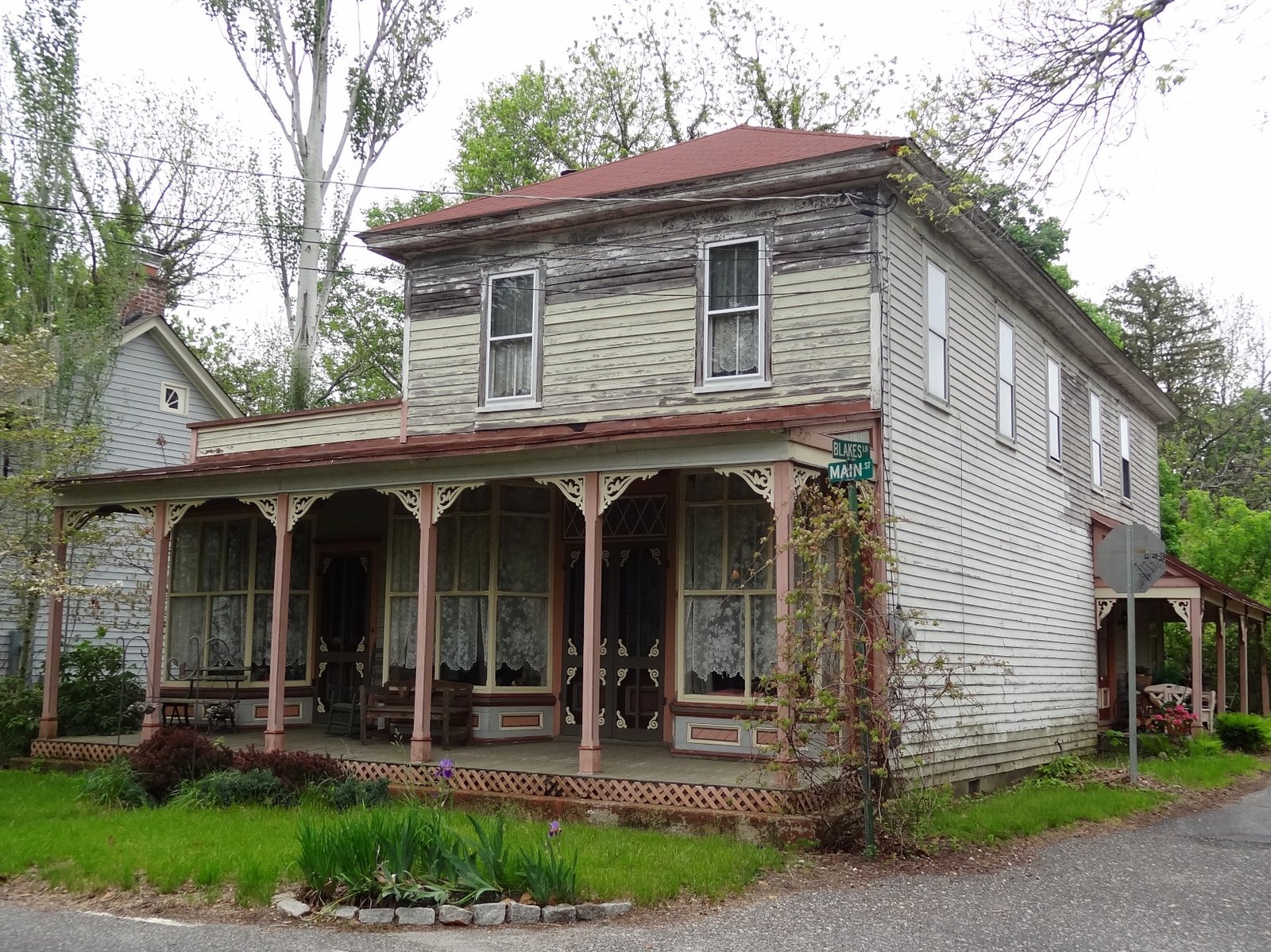Amanda_Blake_Store,_Port_Republic,_NJ_Photo by Zeete, via Wikimedia Commons CC BY‑SA 3.0